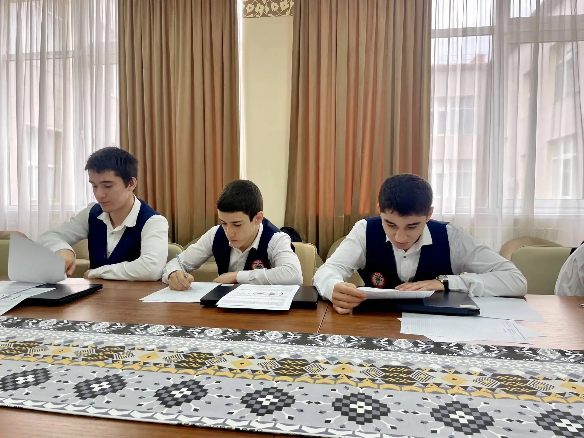 Шаг к большим результатам 📚 Сегодня учащиеся 9 «Б» класса проекта «Сириус» написали итоговую диагнос