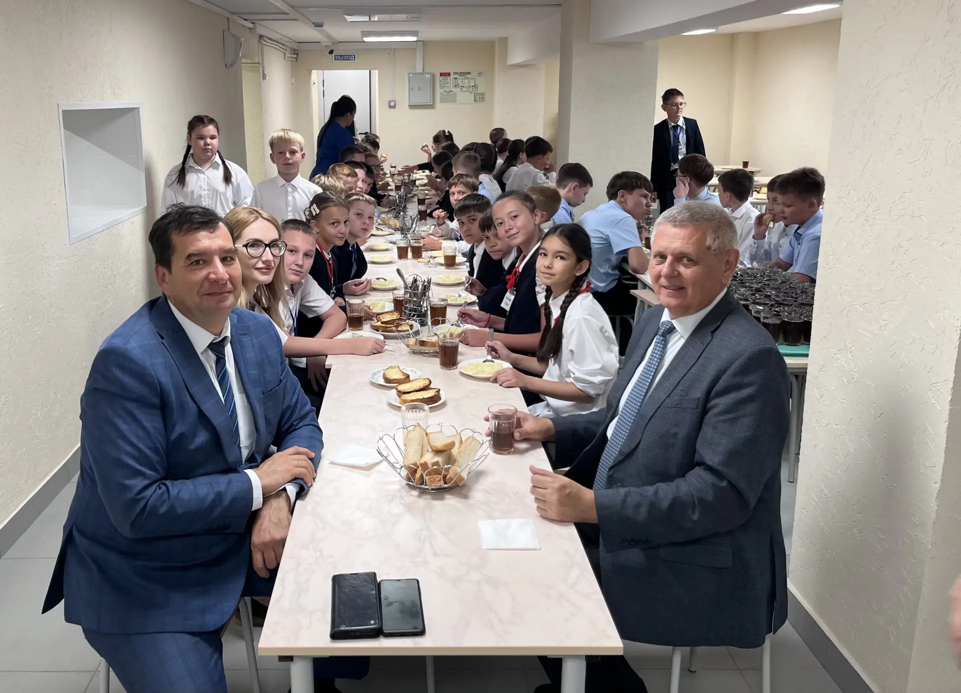 🥣☕️Завтрак с начальником Управления образованием☕️🥣Сегодня гимназисты 5-6 классов пол...