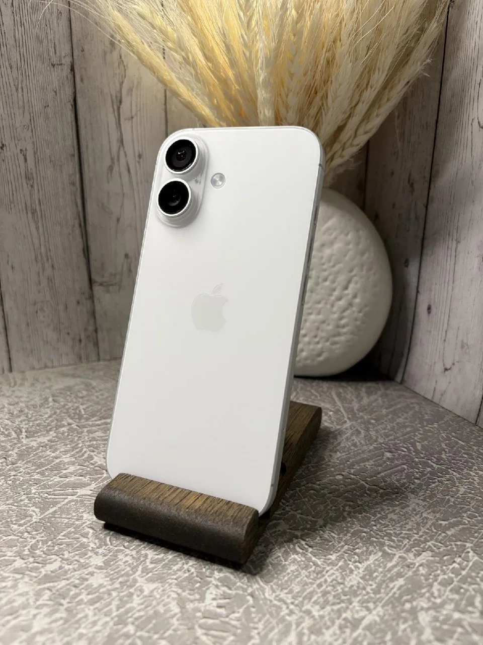 Продам iPhone 17, 256 ГБ esim