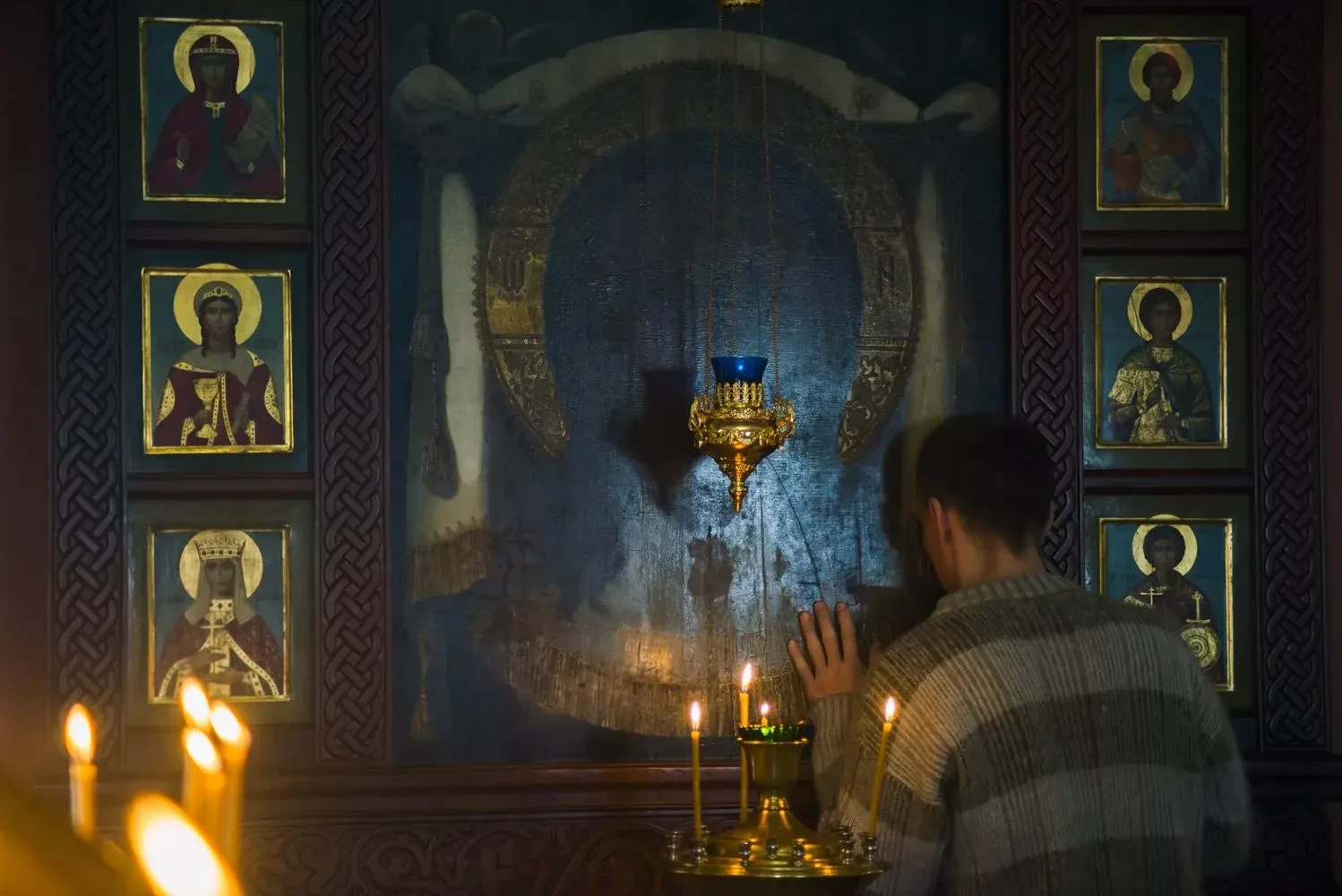 Иногда человек боится молиться своими словами.