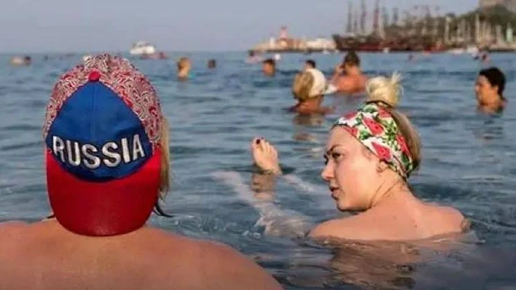 🏖 В Госдуме предложили увеличить минимальный оплачиваемый отпуск с 28 до 35 дней.

По словам депута