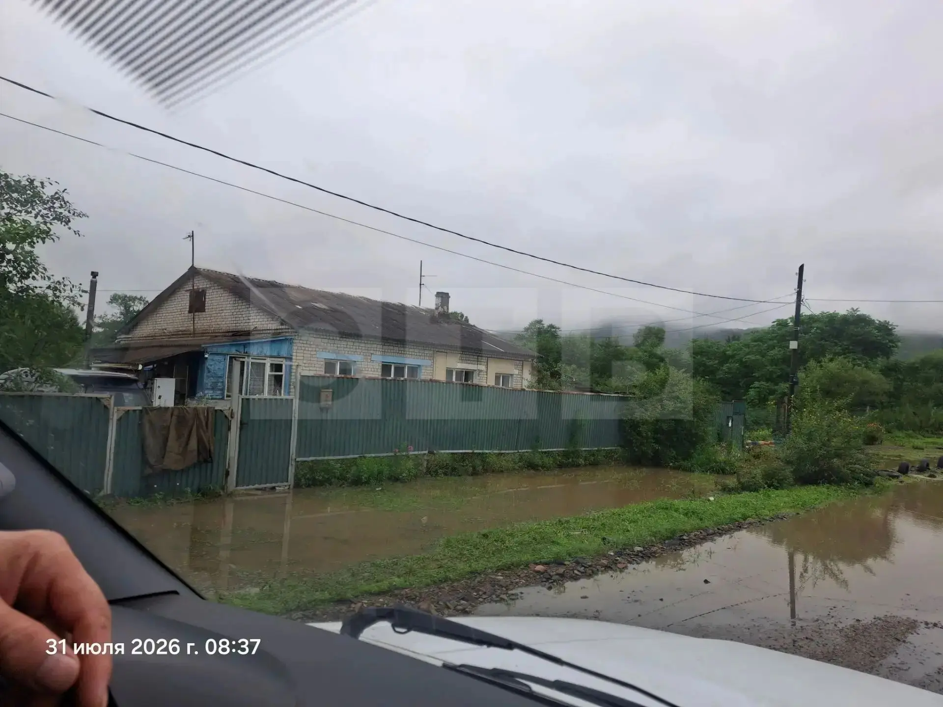 ⛈Прошедший ливень доставил хлопот жителям Барабаша, люди  переживали, что река Барабашевка выйдет из