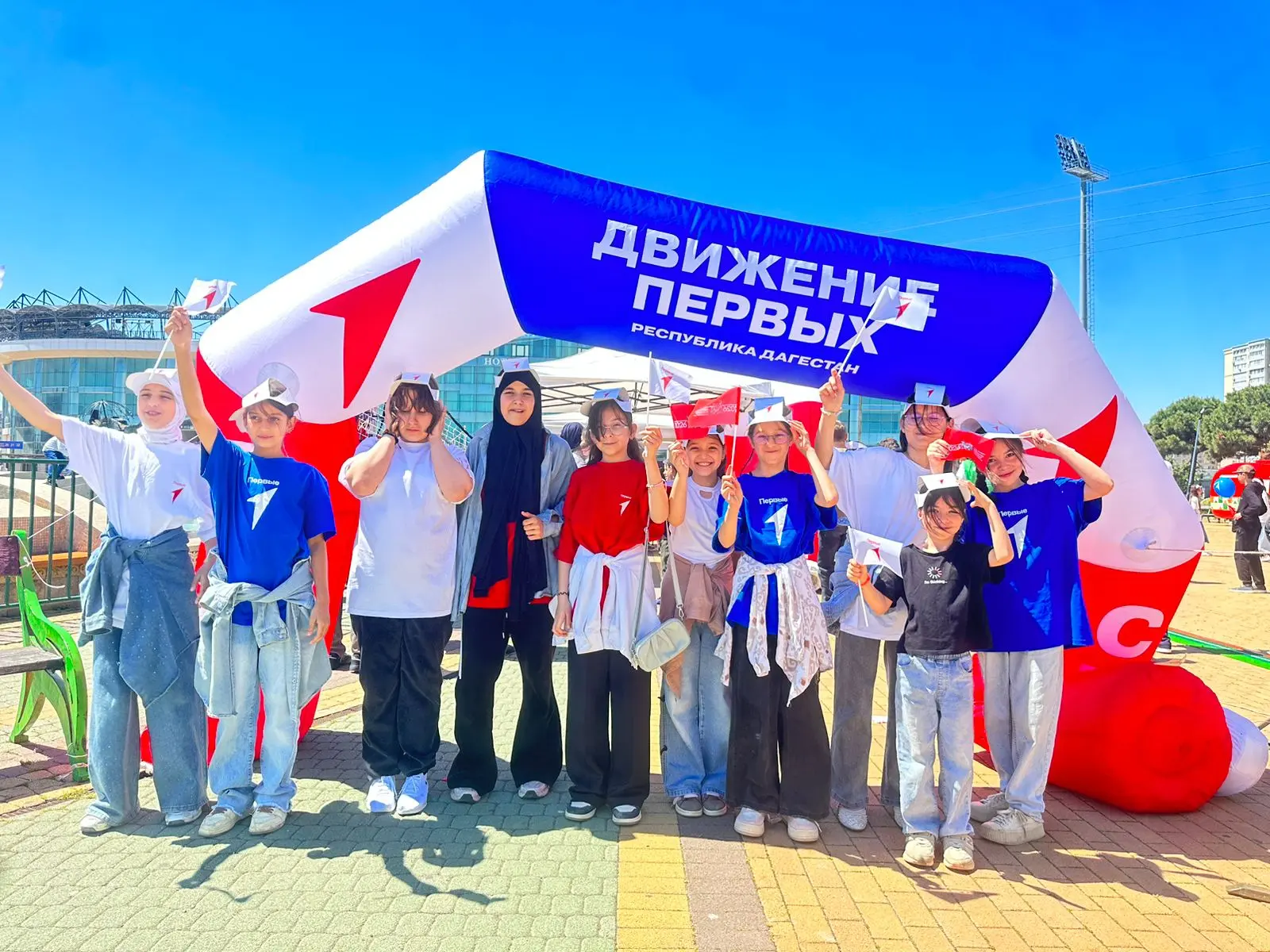 ⚡️ Активисты Движения  Первых из школы №9 зажгли на масштабном фестивале!Юность — это время ярких от