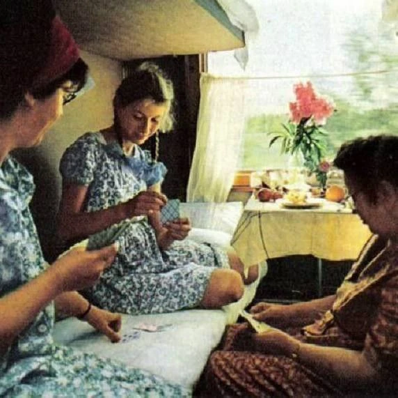 Пассажиры поезда Москва-Владивосток (1967 год).