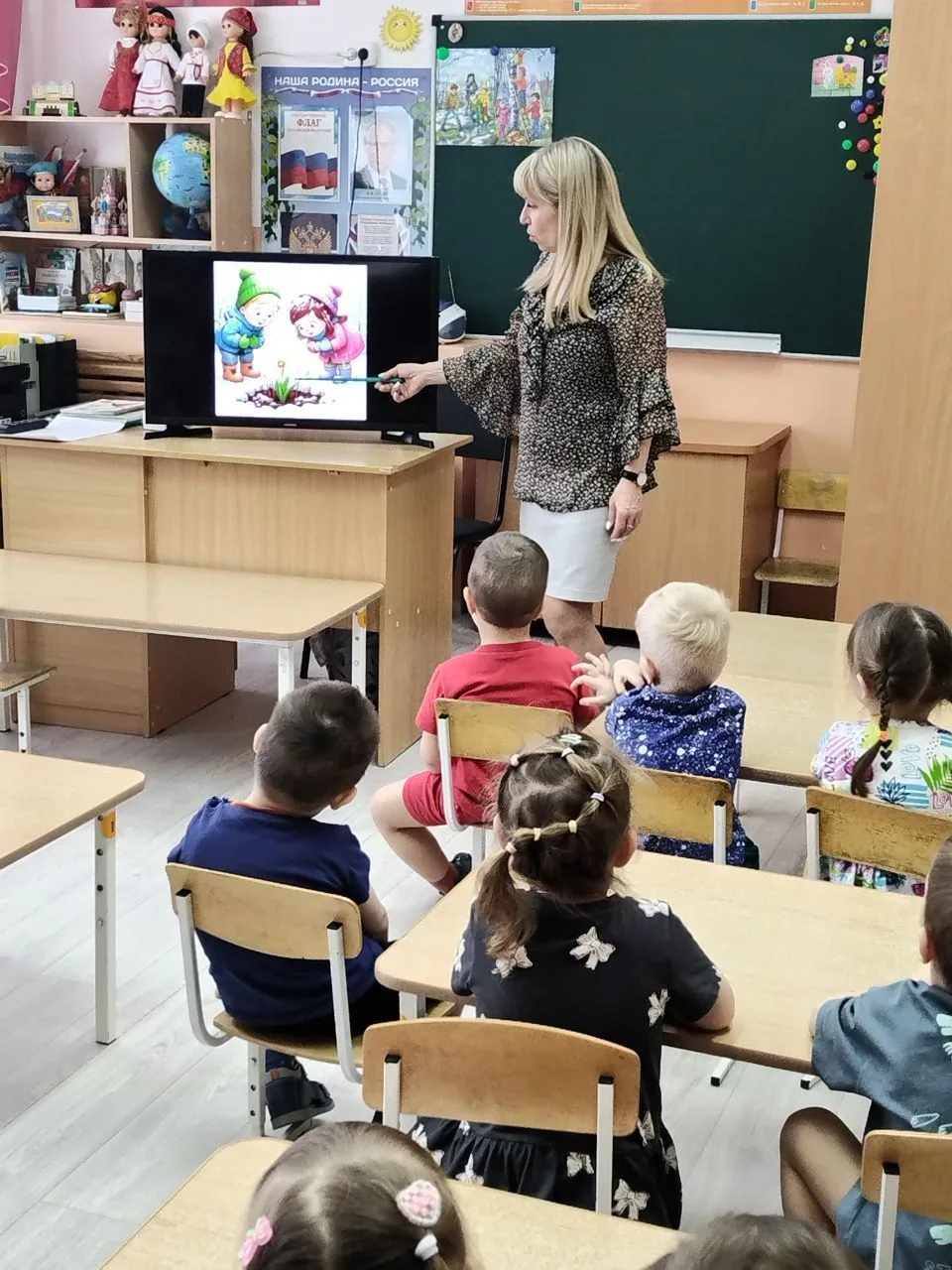 В младшей группе «Зайчата» прошло занятие по экологическому воспитанию на тему: «Весенн...