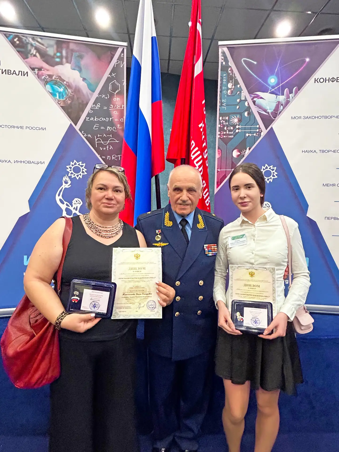 #ПроПоступление@augsgip | Почему стоит поступить на специальность 40.02.04 Юриспруденция? ⚖

👩‍⚖ Юр