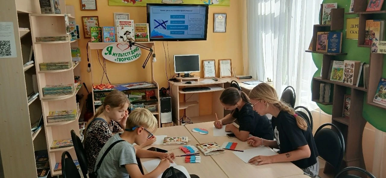 В преддверии праздника Дня Государственного флага Российской Федерации, который ежегодн...