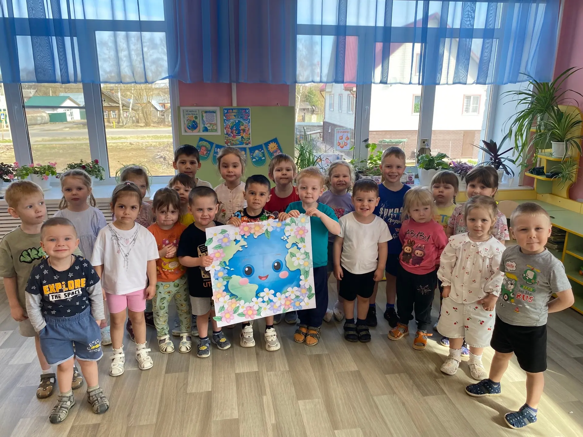 ДЕНЬ ЗЕМЛИ 🌏🌱 Маленькие руки творят чудеса! Посмотрите, как наши Центры развития ребе...