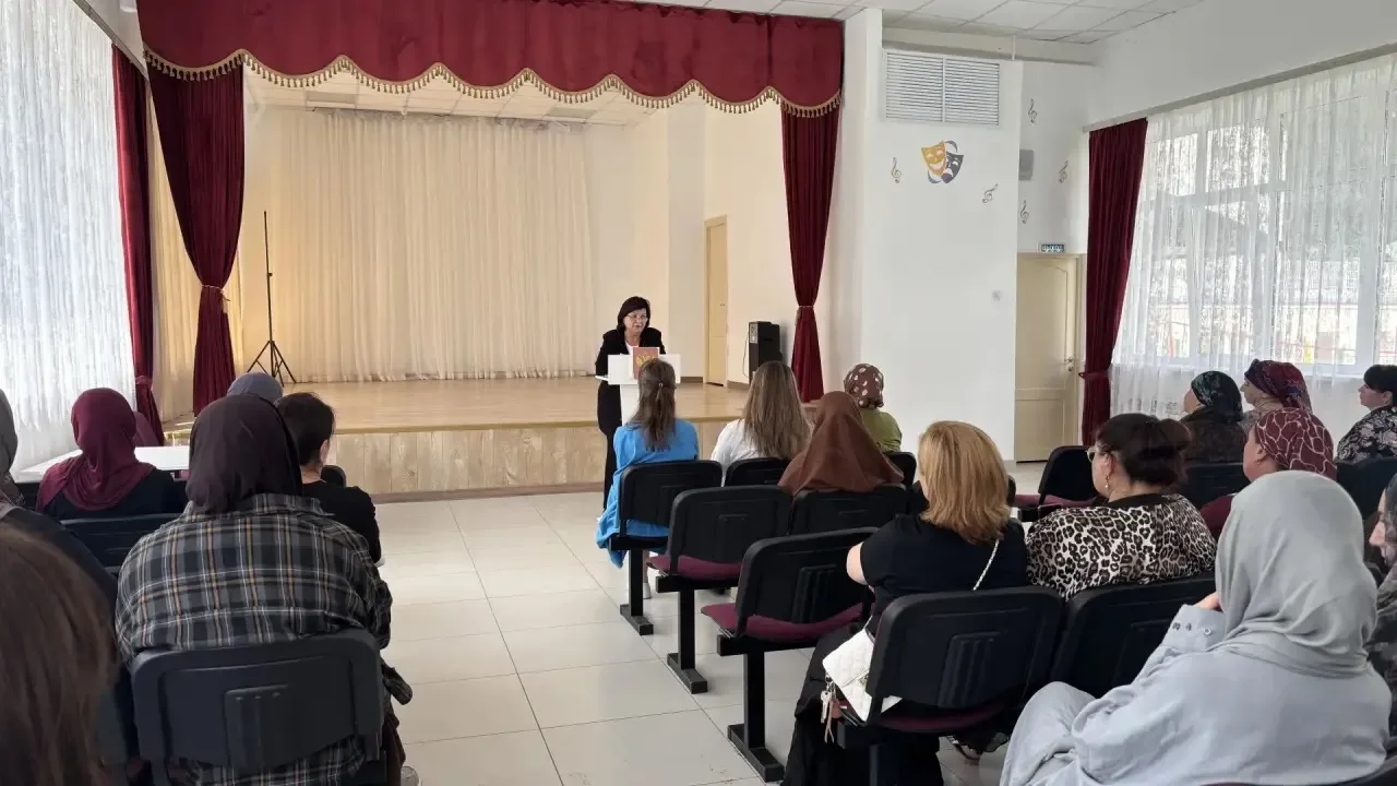 🏫Общешкольное родительское собрание в МБОУ КГО «СШ №2 имени М.И. Халилова» прошло в ко...