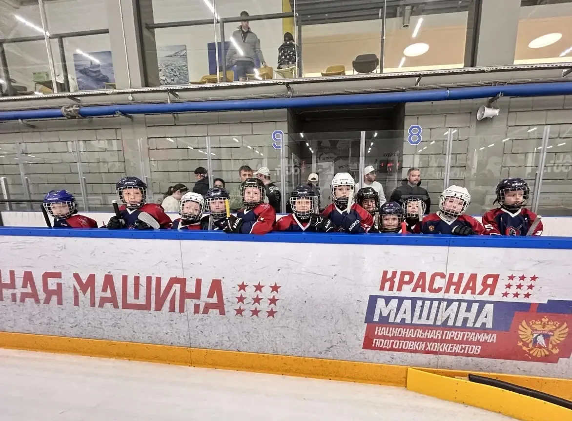 Начинаем турнир на первом поле, играем против команды «Гранит» 💪