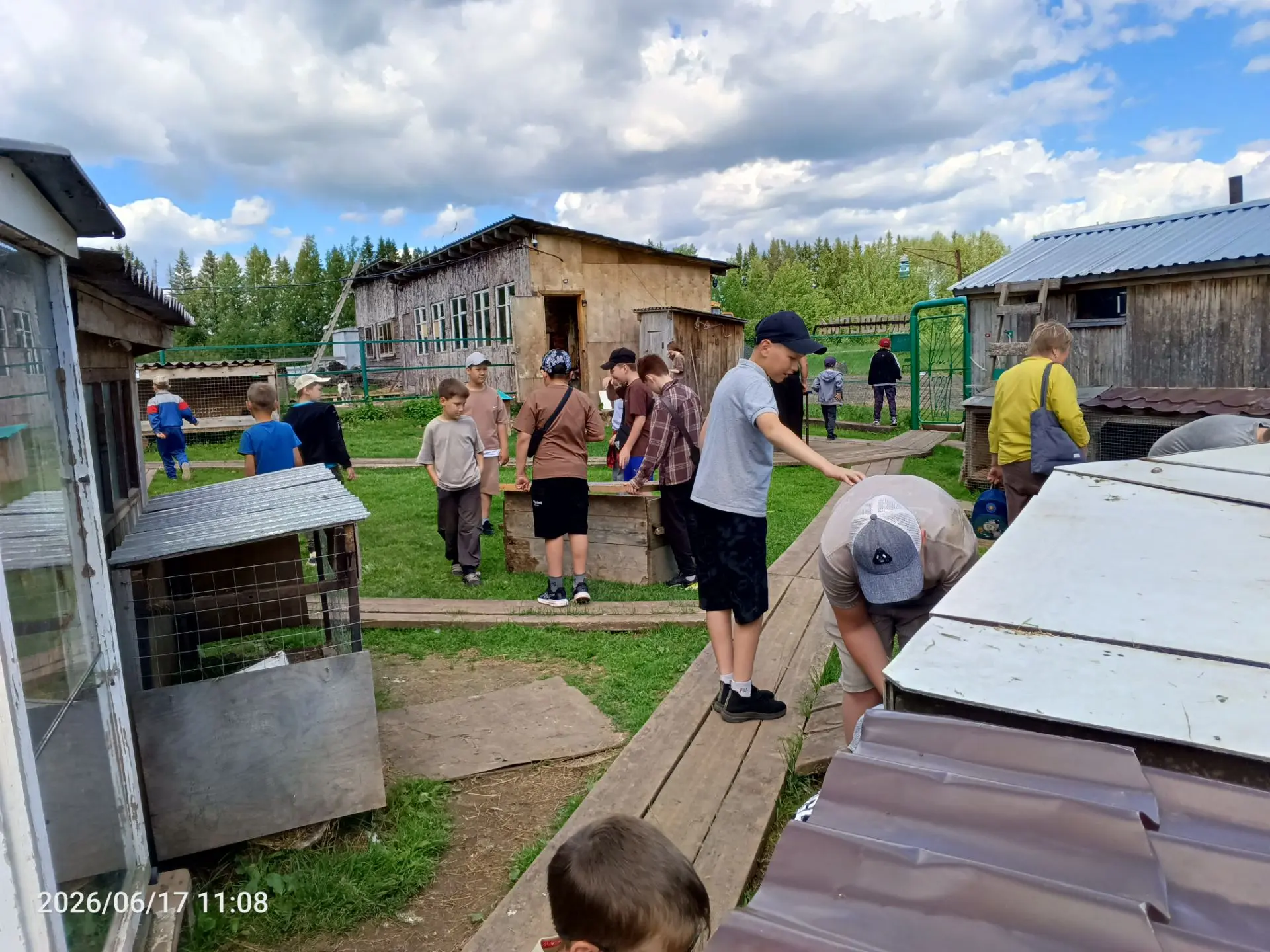 Сегодня мы побывали на замечательной экоферме. Нашим проводником в этот удивительный мир стал баран 