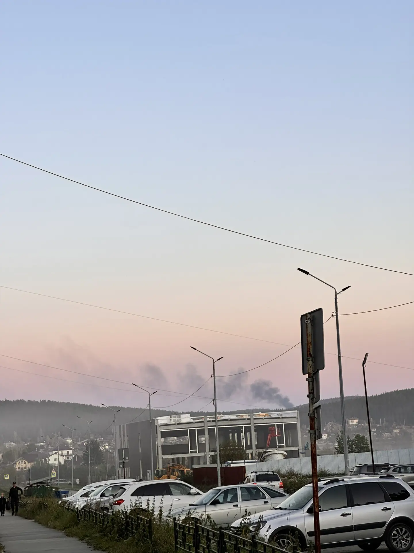 ❗️Что-то сильно горит в лесу за заречной частью Ревды. Пытаемся узнать. Если вы что-то ...