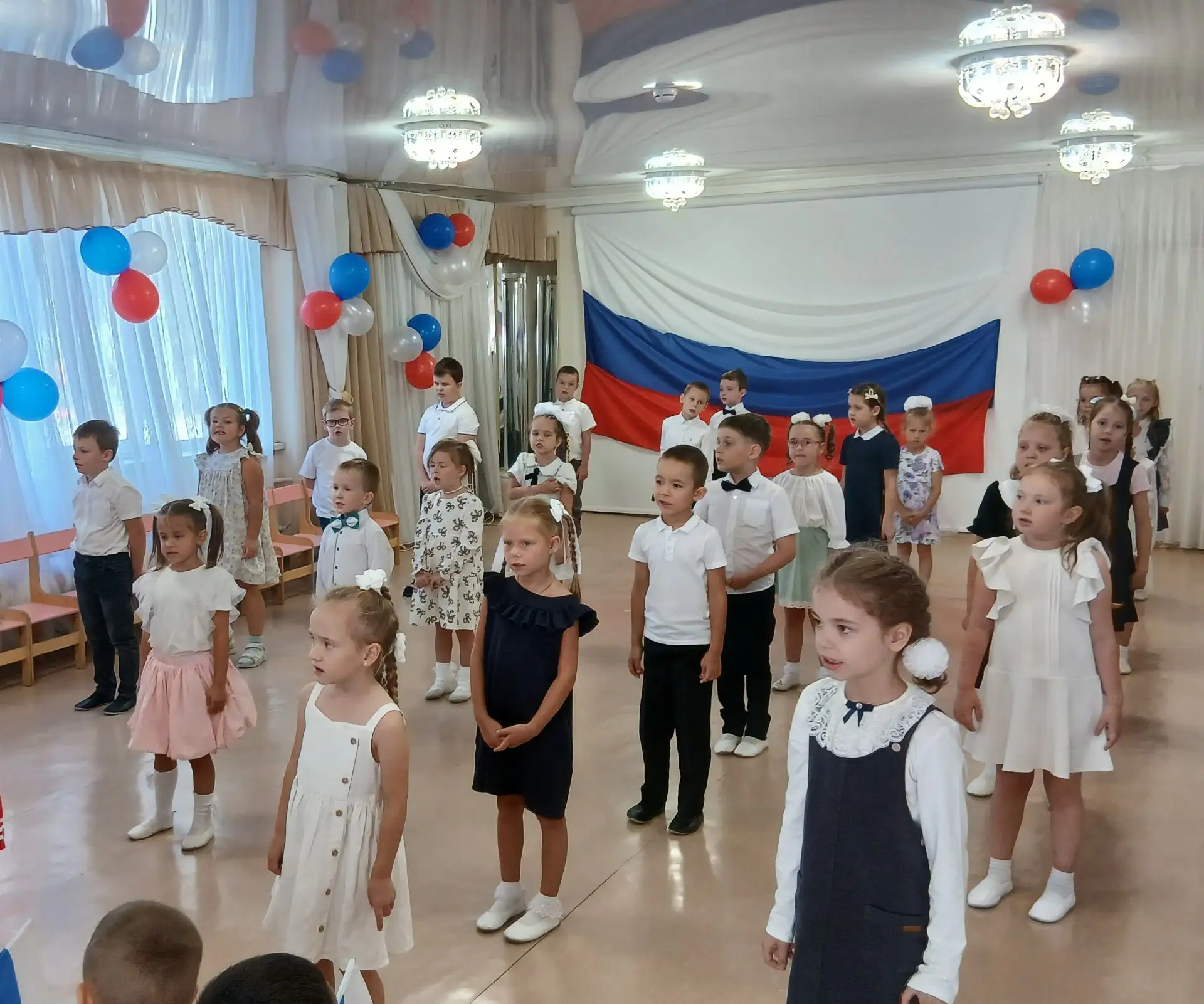 🎉 День Российского флага в старшей группе №11! 🎉