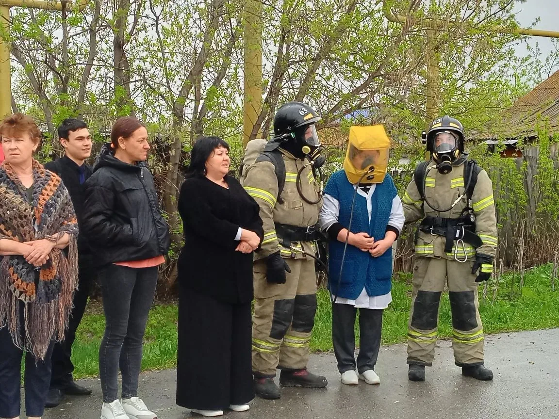 Сегодня, 8 мая, в МОУ "Обручевская школа" прошли эвакуационные учения. Отрабатывали дей...
