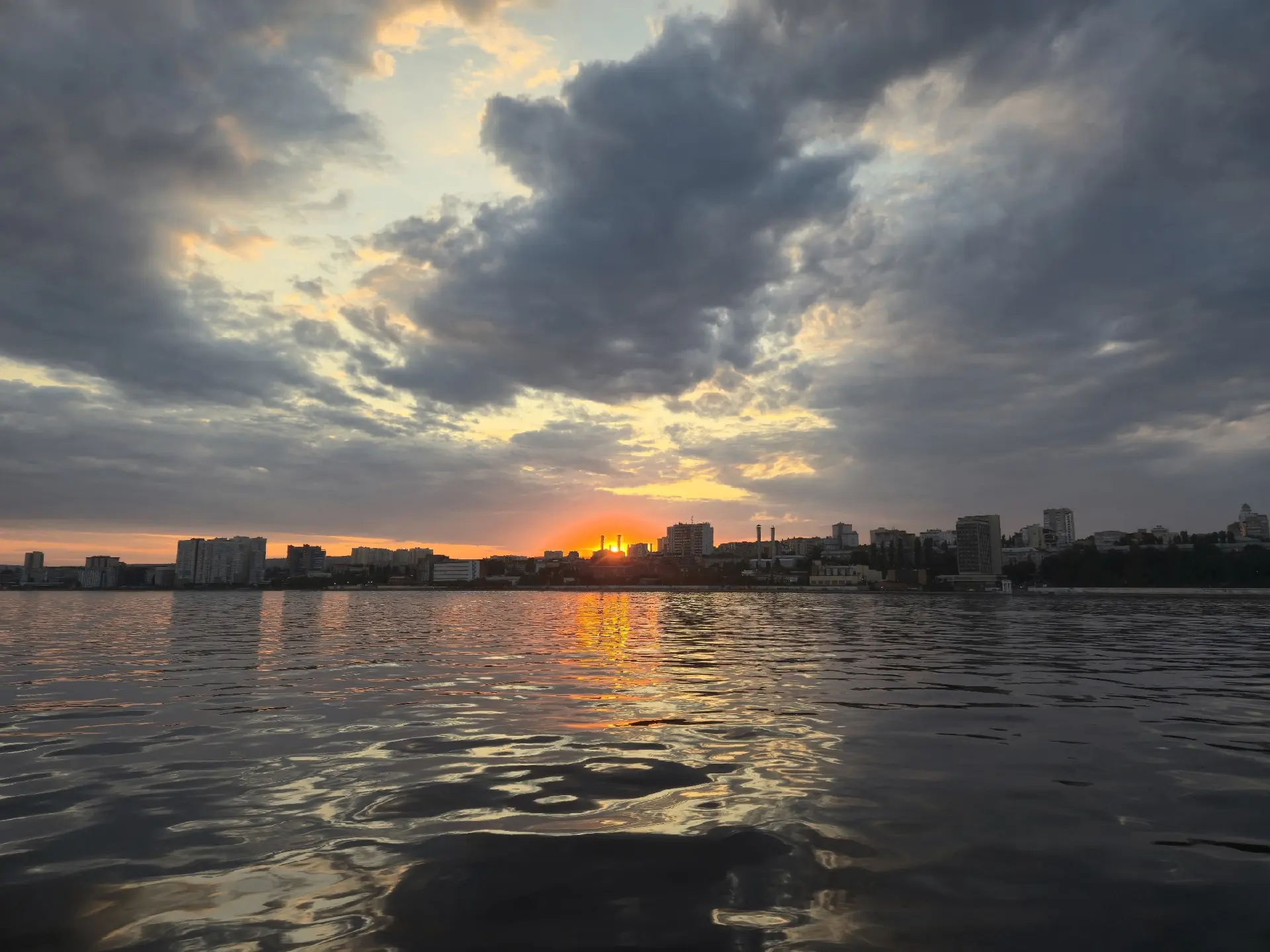 Друзья, а мы открываем запись на прогулки на яхте в августе.

Прогулки будут по следующим датам:
📆 