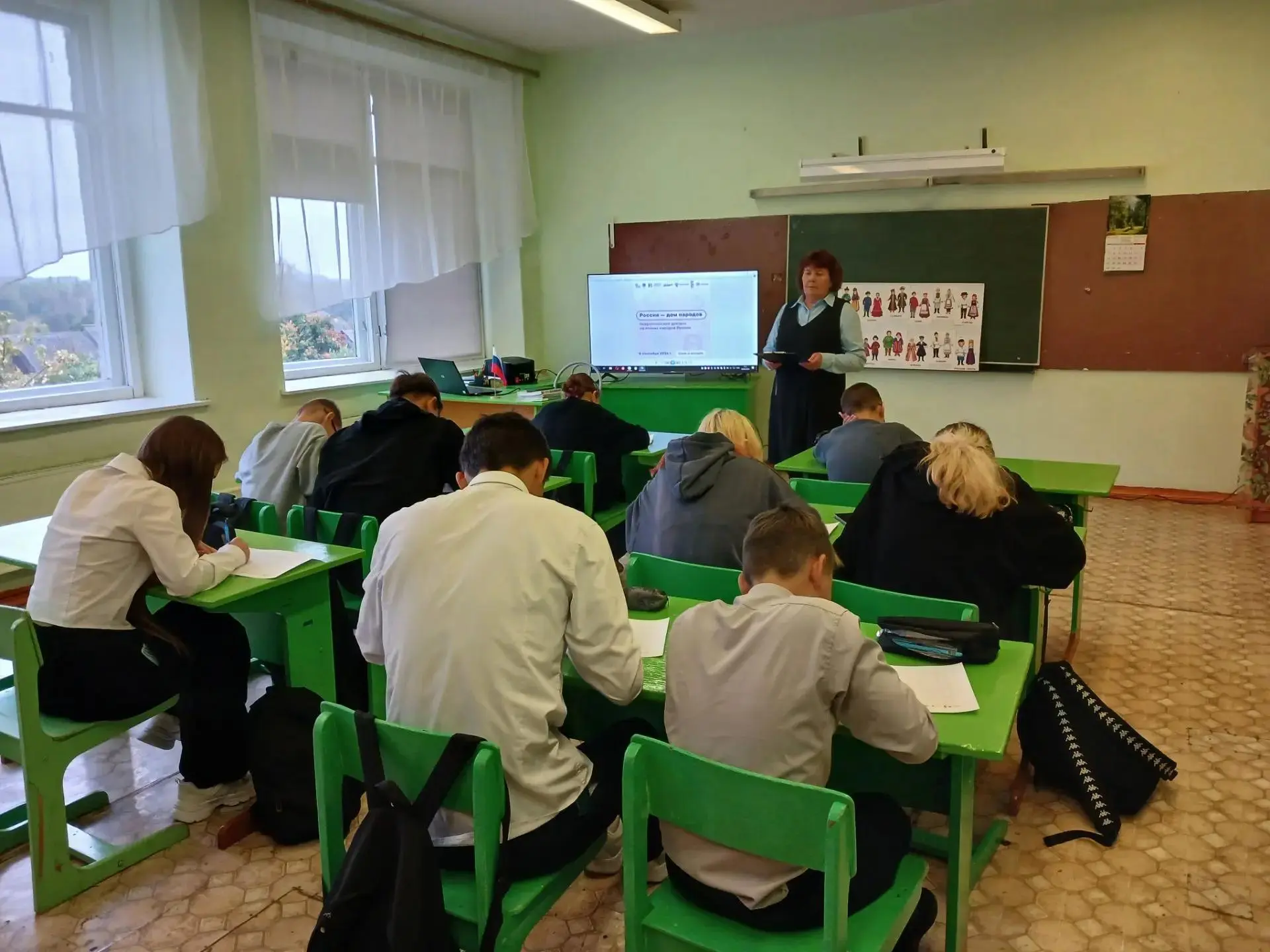В нашей школе, как и по всей стране, сегодня прошло значимое событие — Всероссийский ди...