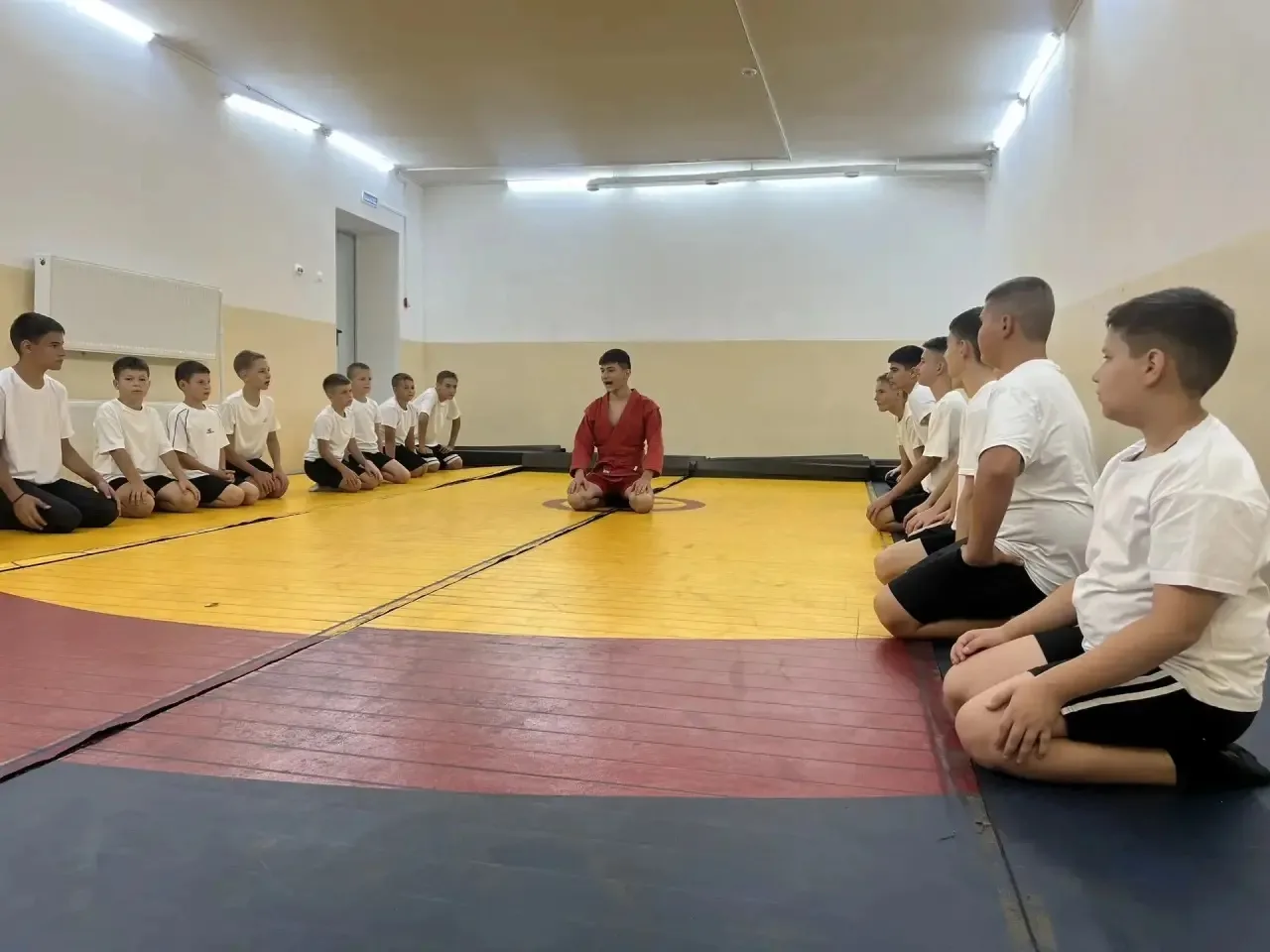 🎉 Торжественное открытие краевых соревнований по самбо в нашей школе! 🎉