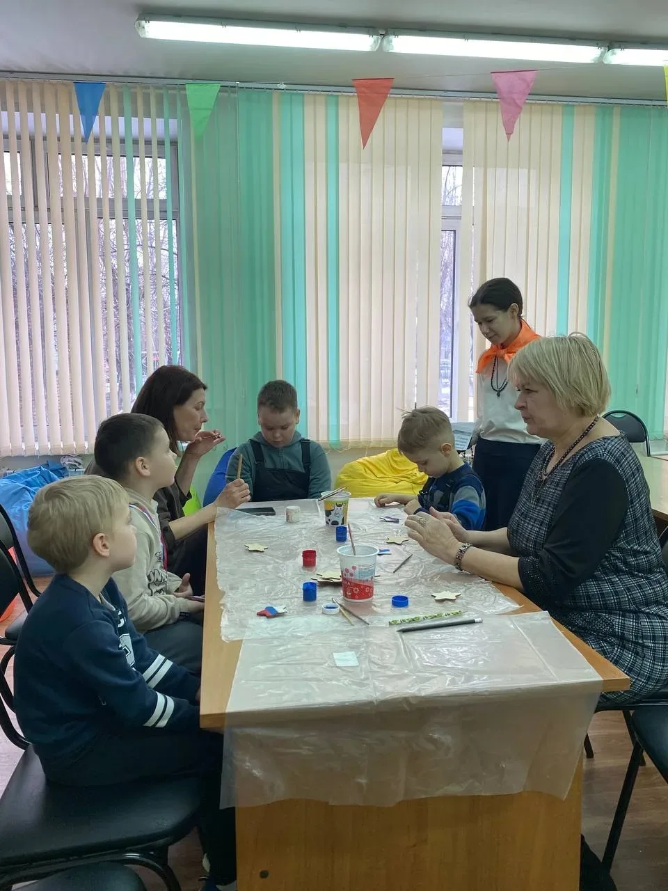 В пятницу наша школа приняла гостей, которые являются нашими давними друзьями. В преддверии Дня Защи
