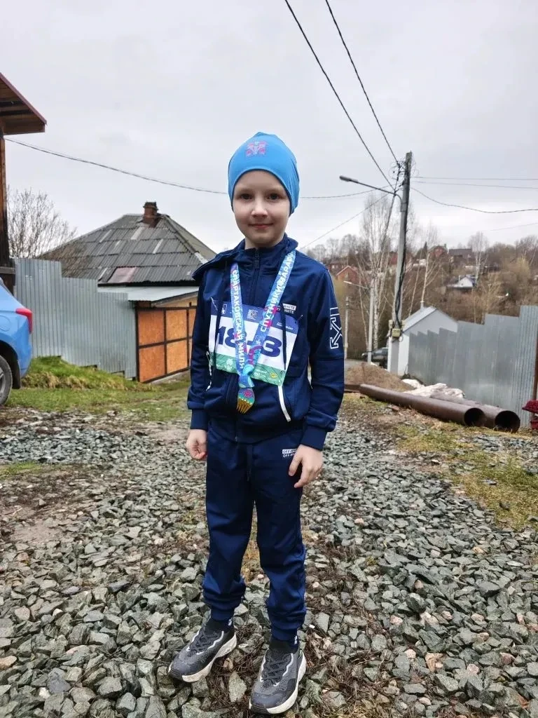 🏃‍♂️ Первая серьёзная дистанция: ученик 1 "Г" класса покорил «Спартаковскую милю»!  Наш юный чемпион