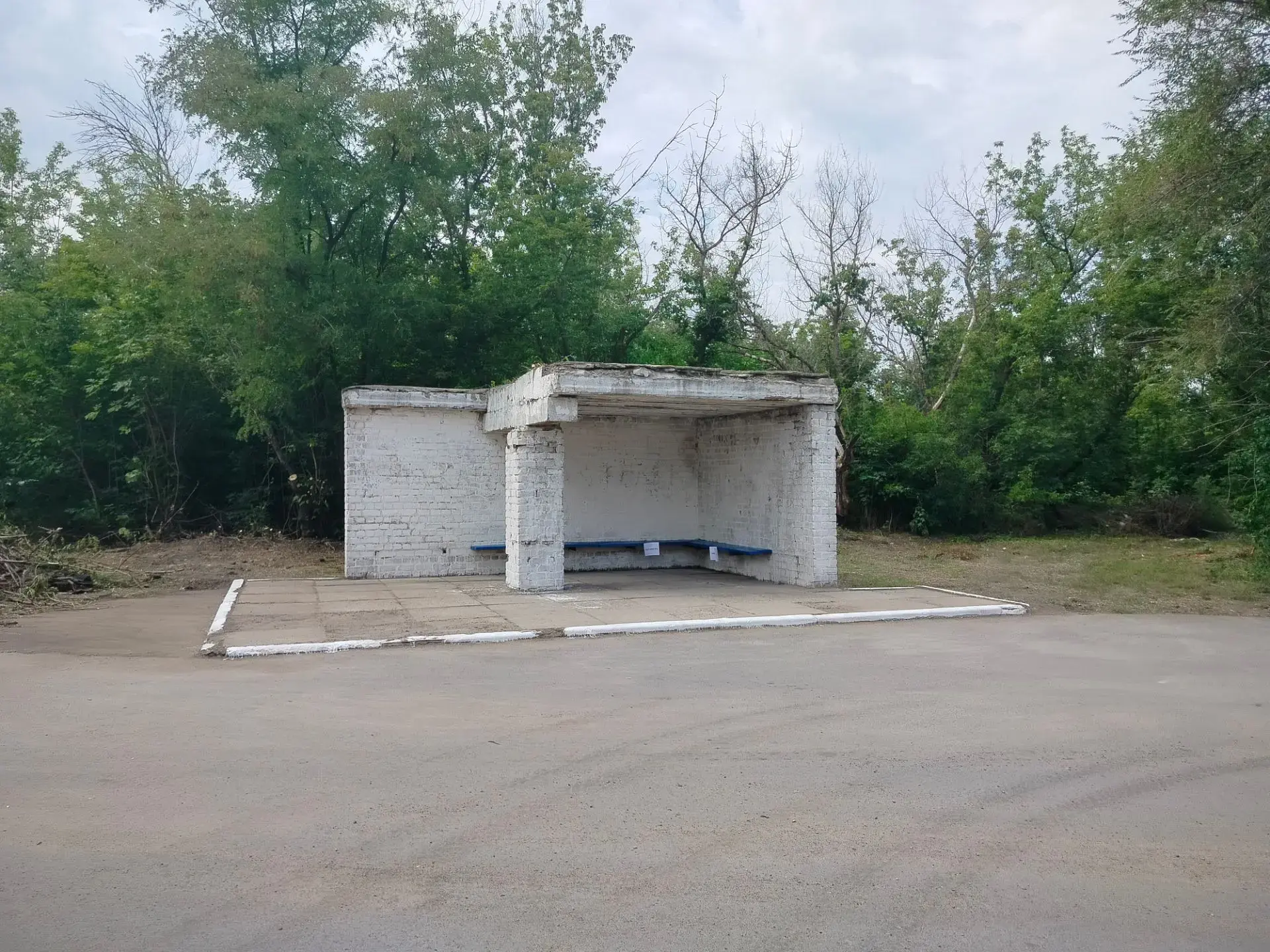 В Первомайске привели в порядок остановку общественного транспорта