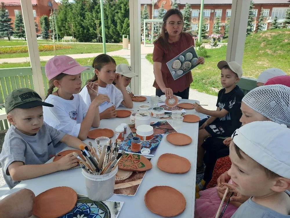 🌿☀️Мастер-класс на свежем воздухе

Сегодня в городском парке царила  атмосфера творчества! 
Сотрудн