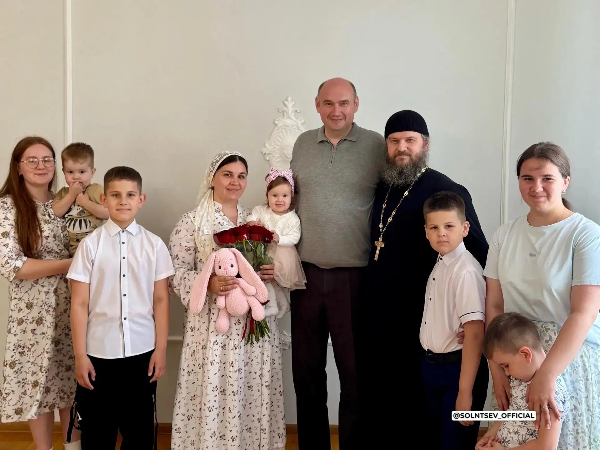 Губернатор Солнцев помог решить жилищный вопрос многодетной семье священника

Прошлогодняя просьба с