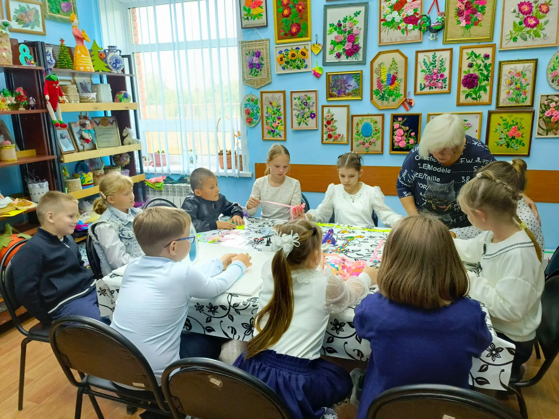В доме культуры посёлка Пронь Кимовского района прошел мастер-класс «Создание книжных з...