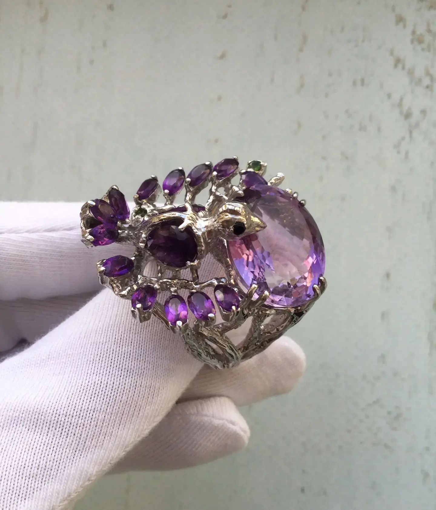 В наличии!!!
Божественное колечко с Птичкой и натуральными Аметистами💜💜💜
Серебро👌
Размер кольца 