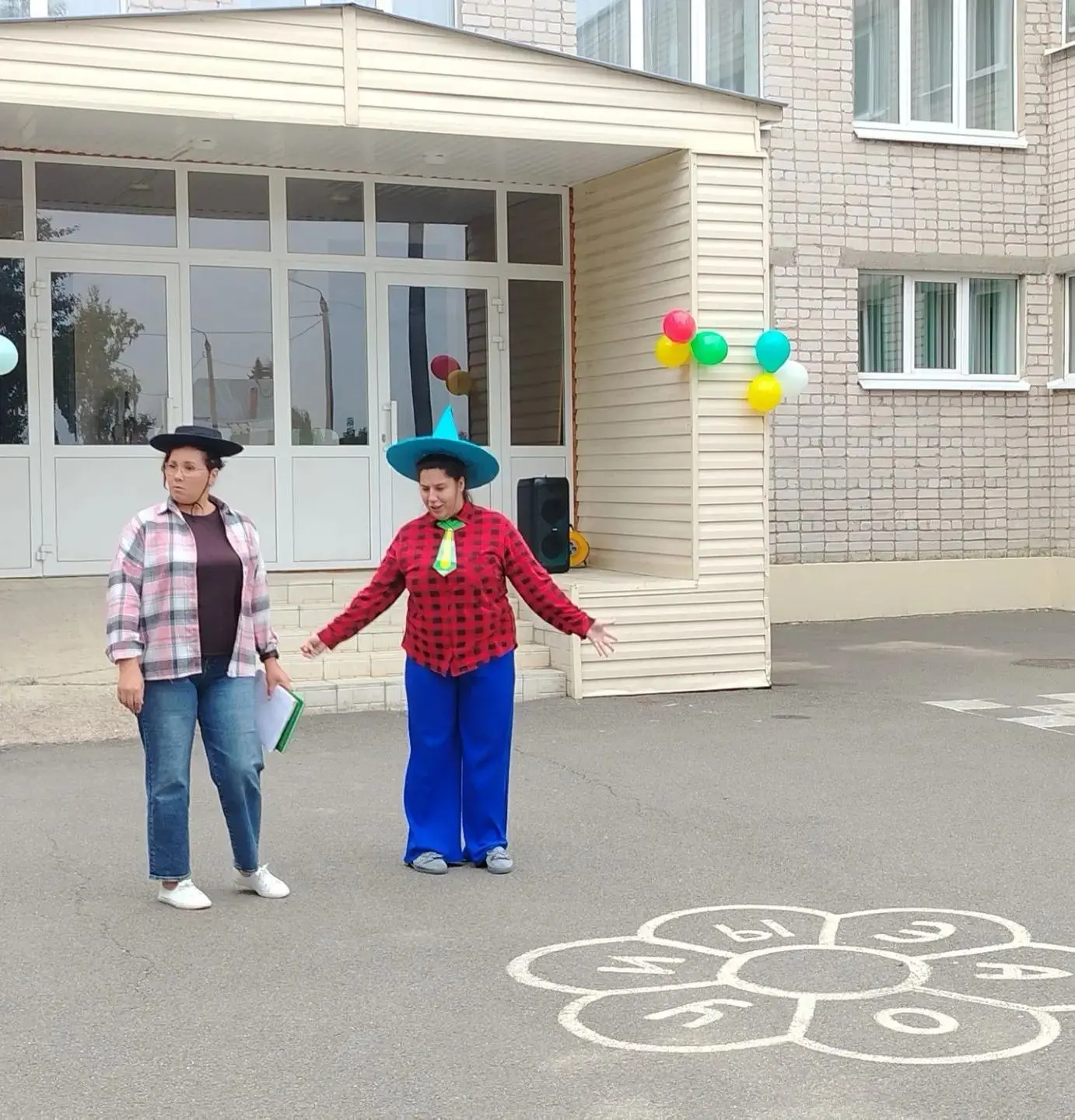 1 сентября в нашем детском саду начался с настоящего праздника. К ребятам заглянули ска...