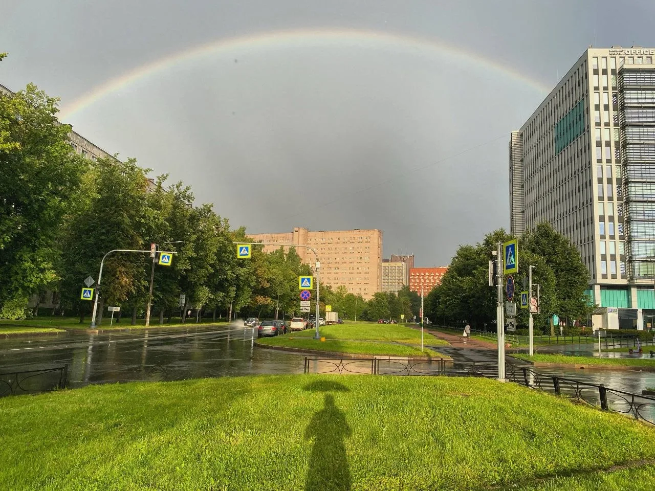 Солнечный дождь пролился на Петербург. 

📷Пресс-сек Красногвардейского

🧡 Мы в Telegram
🤎 Мы в MA