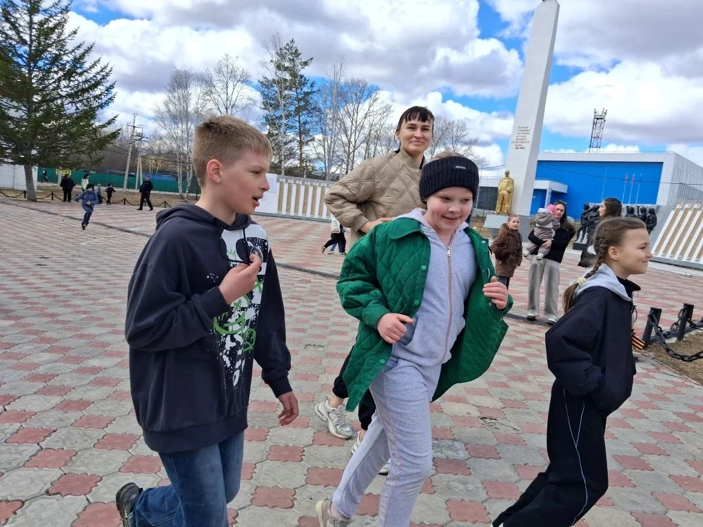 1 мая 2026 года в посёлке Магдагачи прошла  эстафета памяти «Бегу с героем». Это значим...