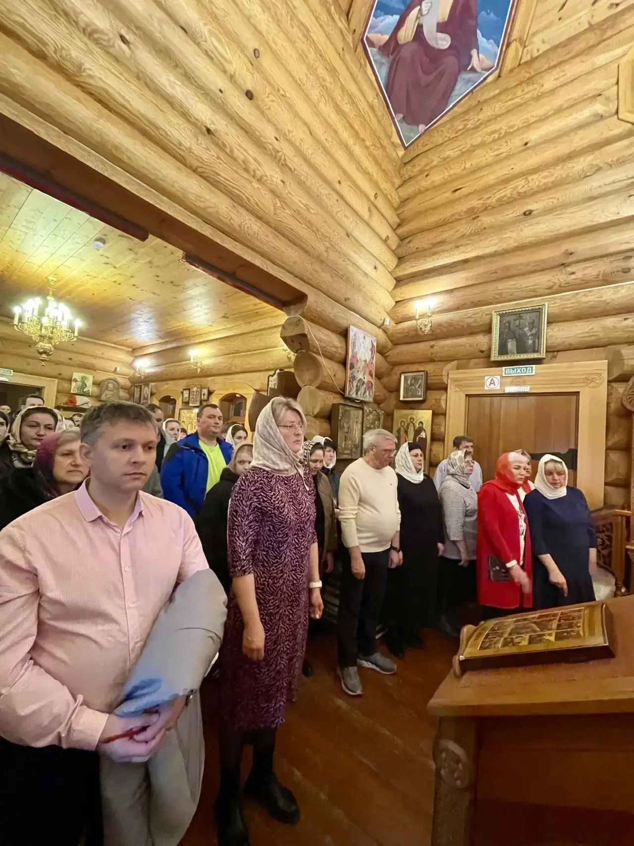Всех православных поздравляю с великим праздником Воскресения Христова!   Встретил его по традиции в