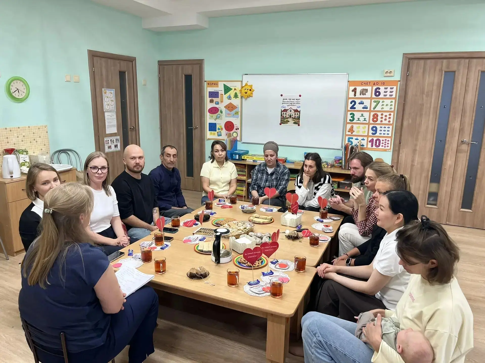 В группе 🌞🌞🌞 состоялось родительское собрание. Все поприветствовали друг друга после...