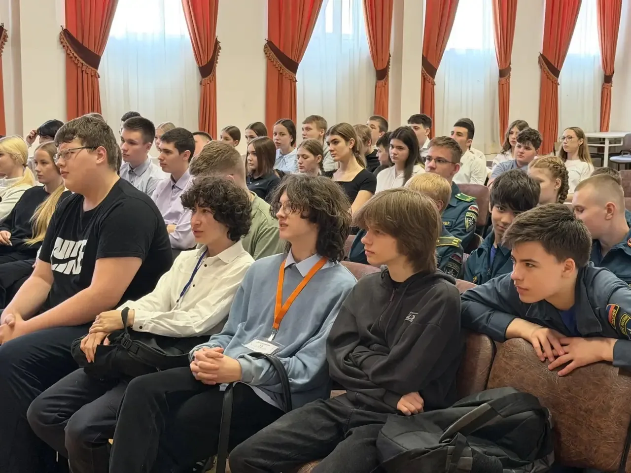 13 мая 2026 года в рамках национального проекта «Молодёжь и дети» в МБОУ Школе "КвантУм" у старшекла