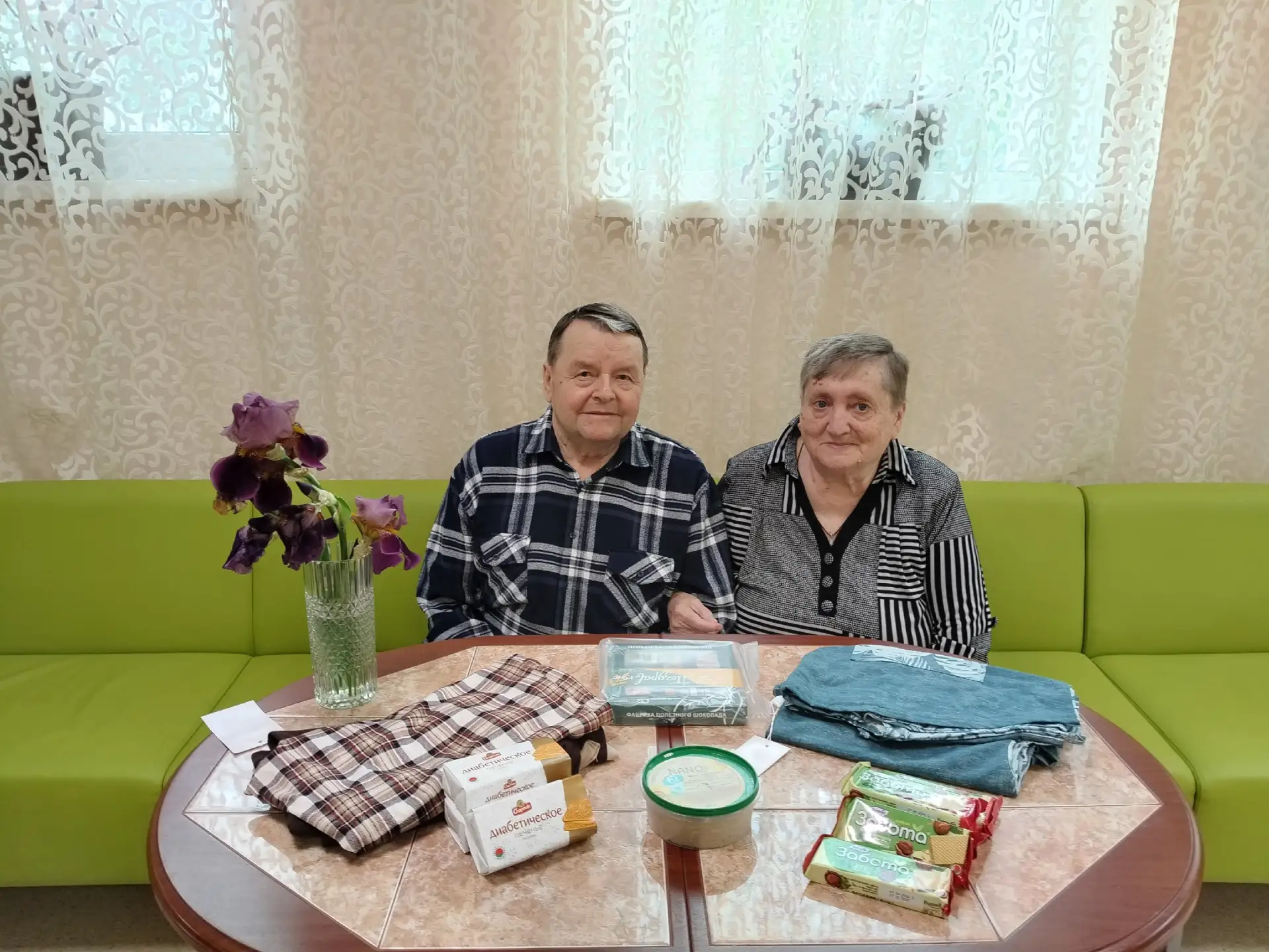 Наших июньских именинников — супружескую пару Лалаевых Сергея Павловича и Валентину Николаевну — сер