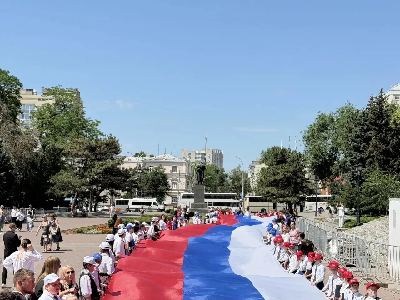 Поздравляю с Днём Государственного флага России!