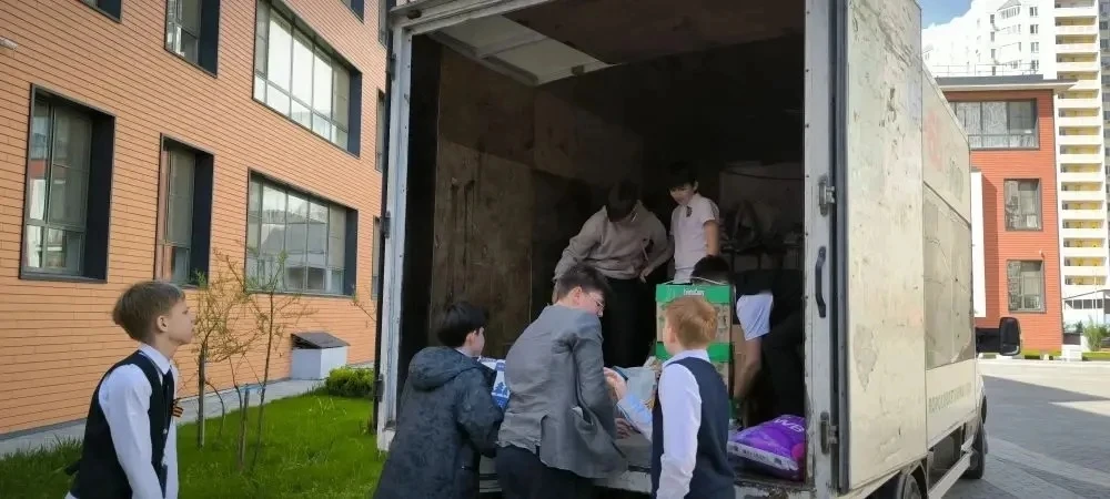 📦 Общий сбор макулатуры  ✨ В последние дни апреля наша школа превратилась в настоящий экологический 