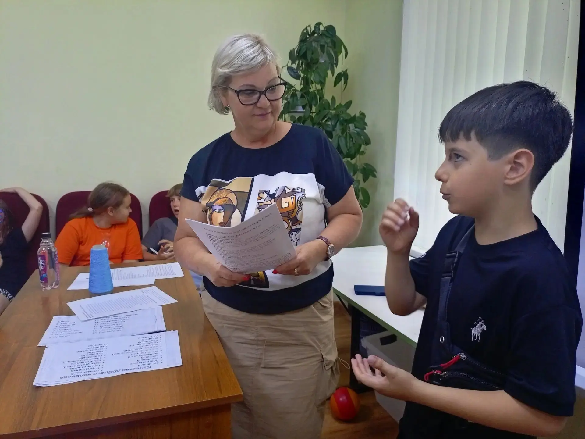 В селе Правокумском сотрудники МКУ "КДЦ" провели для ребят из пришкольного лагеря "Салю...