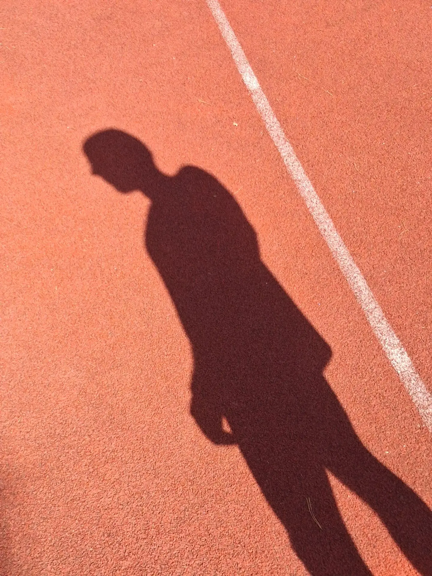 Он уже здесь. Завтра в 17:00 покажем лицо. А пока — только тень 👀