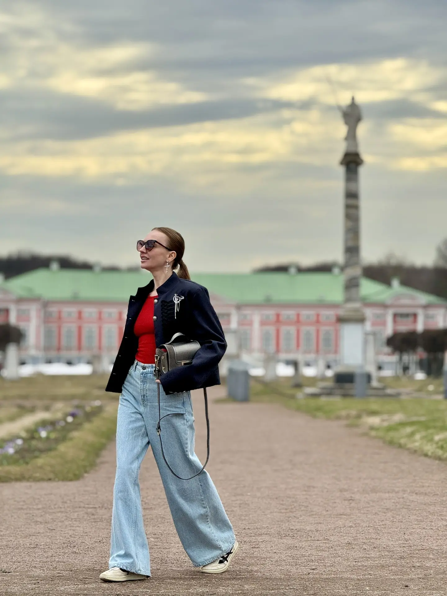 Проехала вчера 20 км на сайкле и прошла почти 7 км, гуляя по городу, но не могу это док...