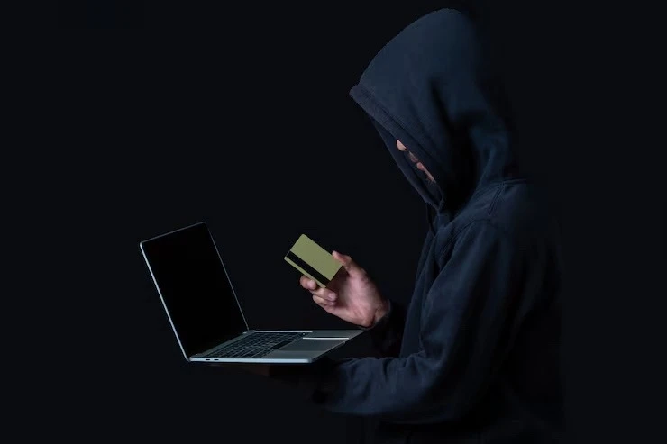 ❗️Курьер из Магнитогорска выманил у жителей Хакасии более 26 млн рублей.