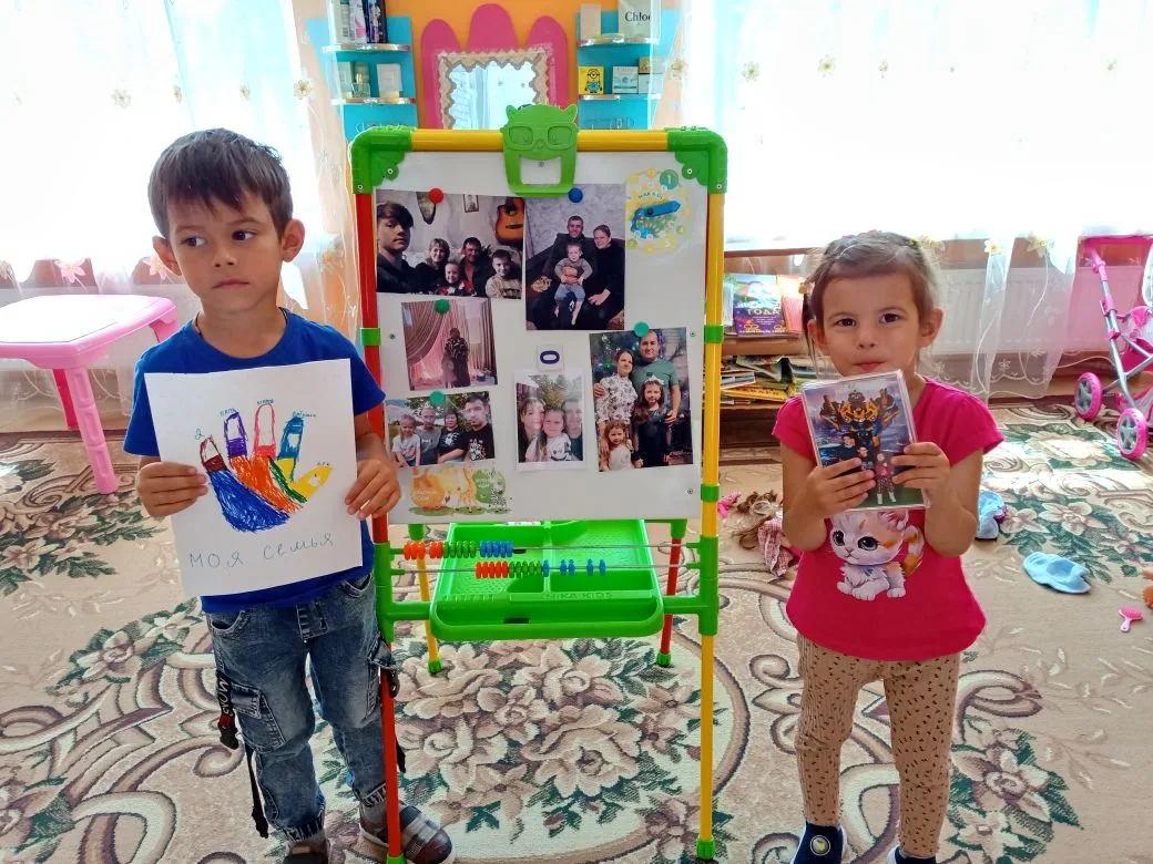 Моя  дружная семья.
С детьми  сада  «Росинка» провели беседу на тему «Моя семья» с целью формировани