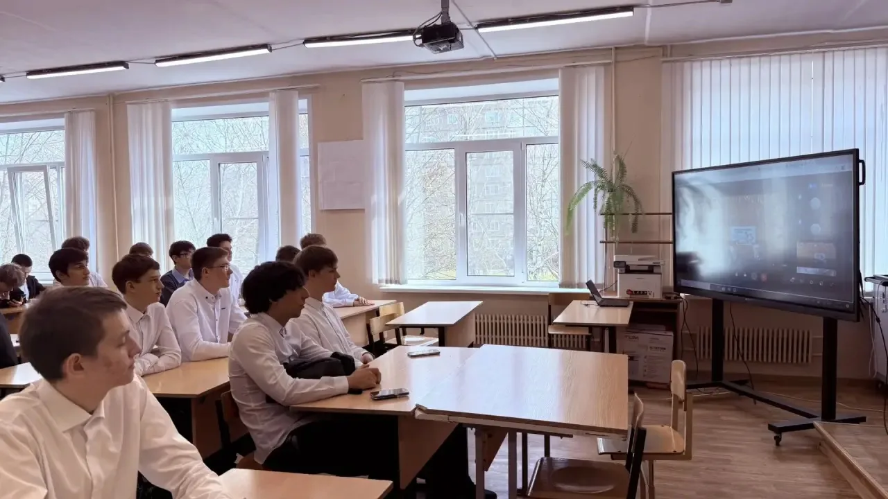 Сегодня состоялась онлайн-встреча с Героем России Анохиным Юрием Михайловичем 🇷🇺✨  Мероприятие прошл