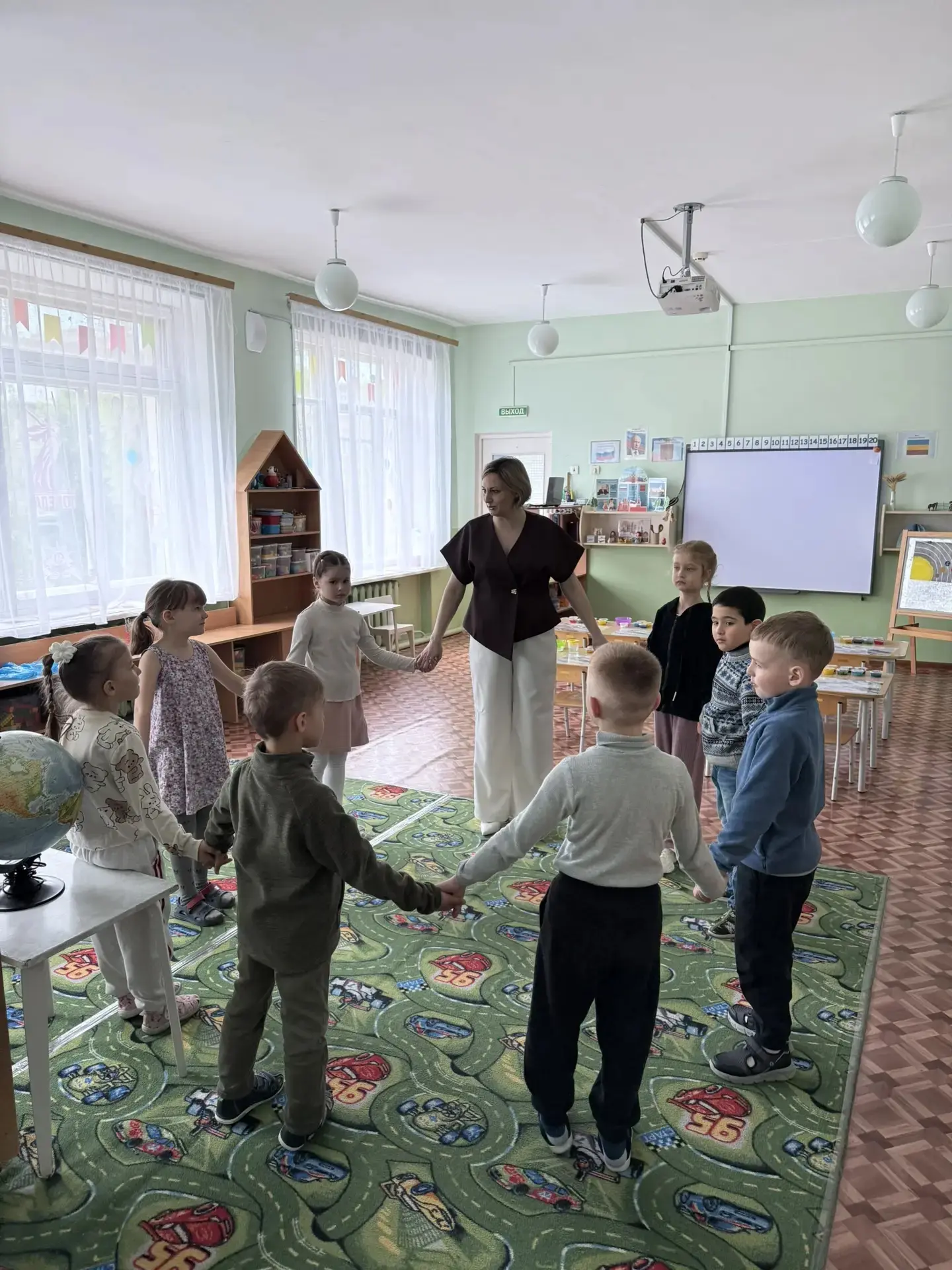 🚀 От Земли до далёких звёзд: путешествие в космос через творчество! ✨