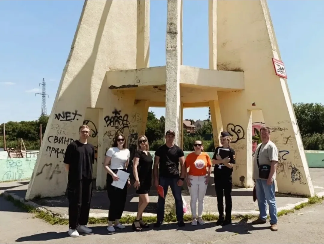 Сила — в единстве! 🤝

Безопасность района — это не только работа экстренных служб, но и дело каждог