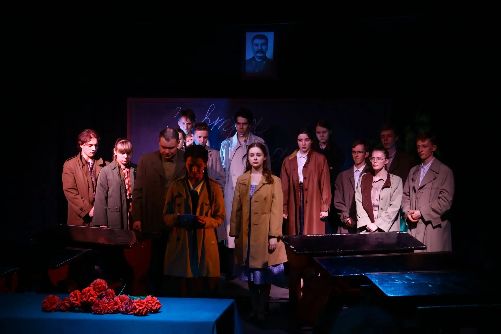 Ульяновский молодёжный театр приглашает на пронзительную постановку «Завтра была война»...