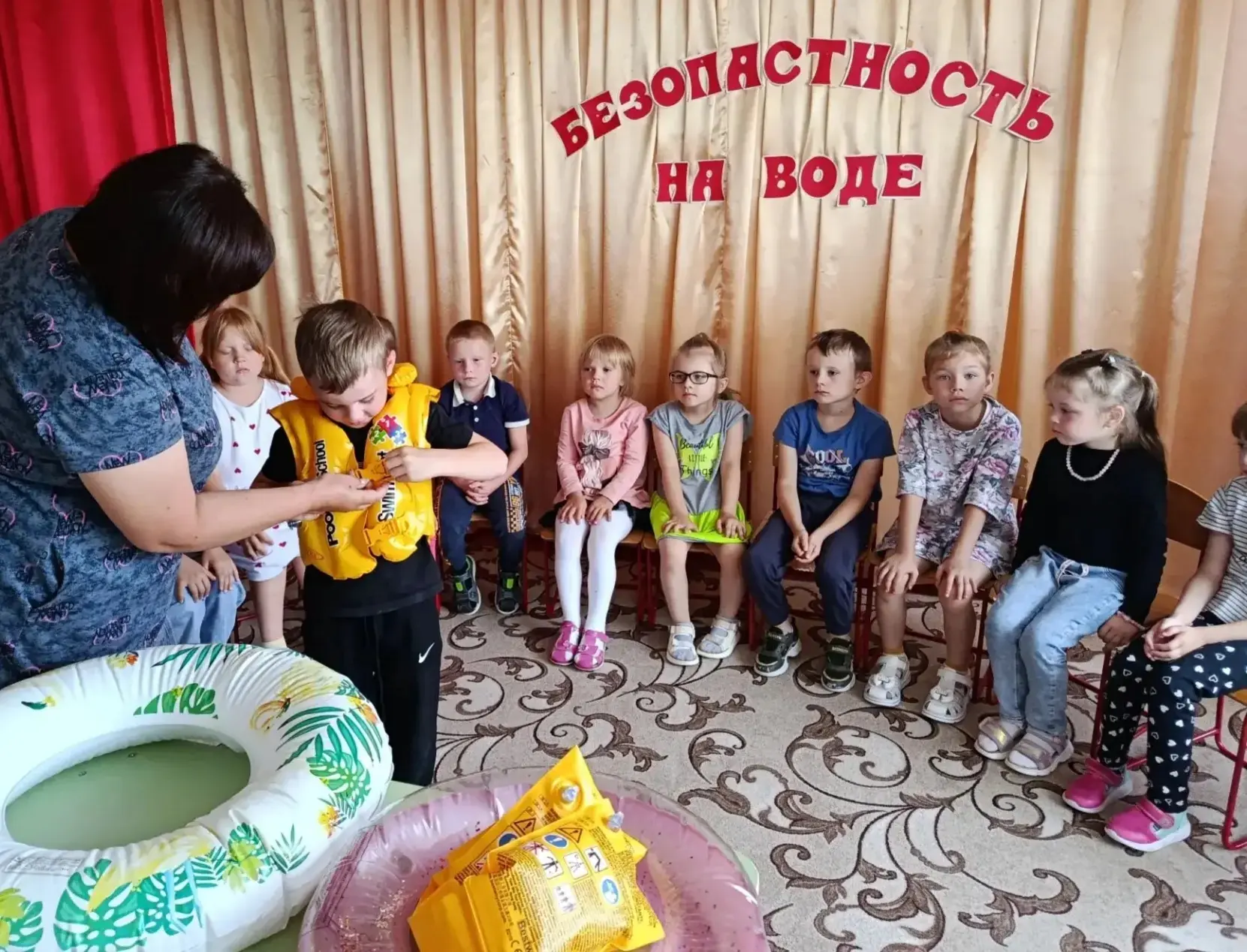 В старшей-подготовительной группе нашего детского сада воспитателем Ивановой О. В. проведена беседа 
