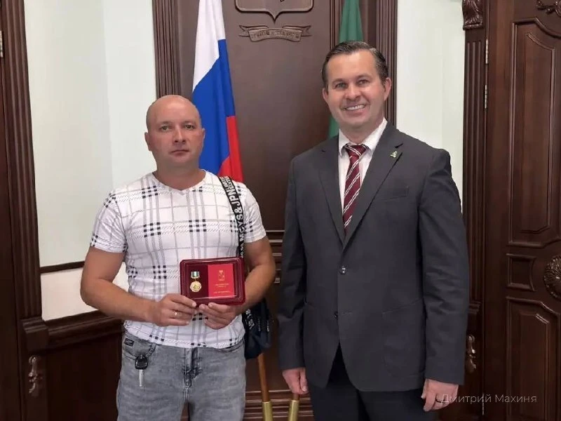 Томич спас тонущую девушку и получил медаль

Игоря Кузьминых наградили медалью «За отличие» за подви