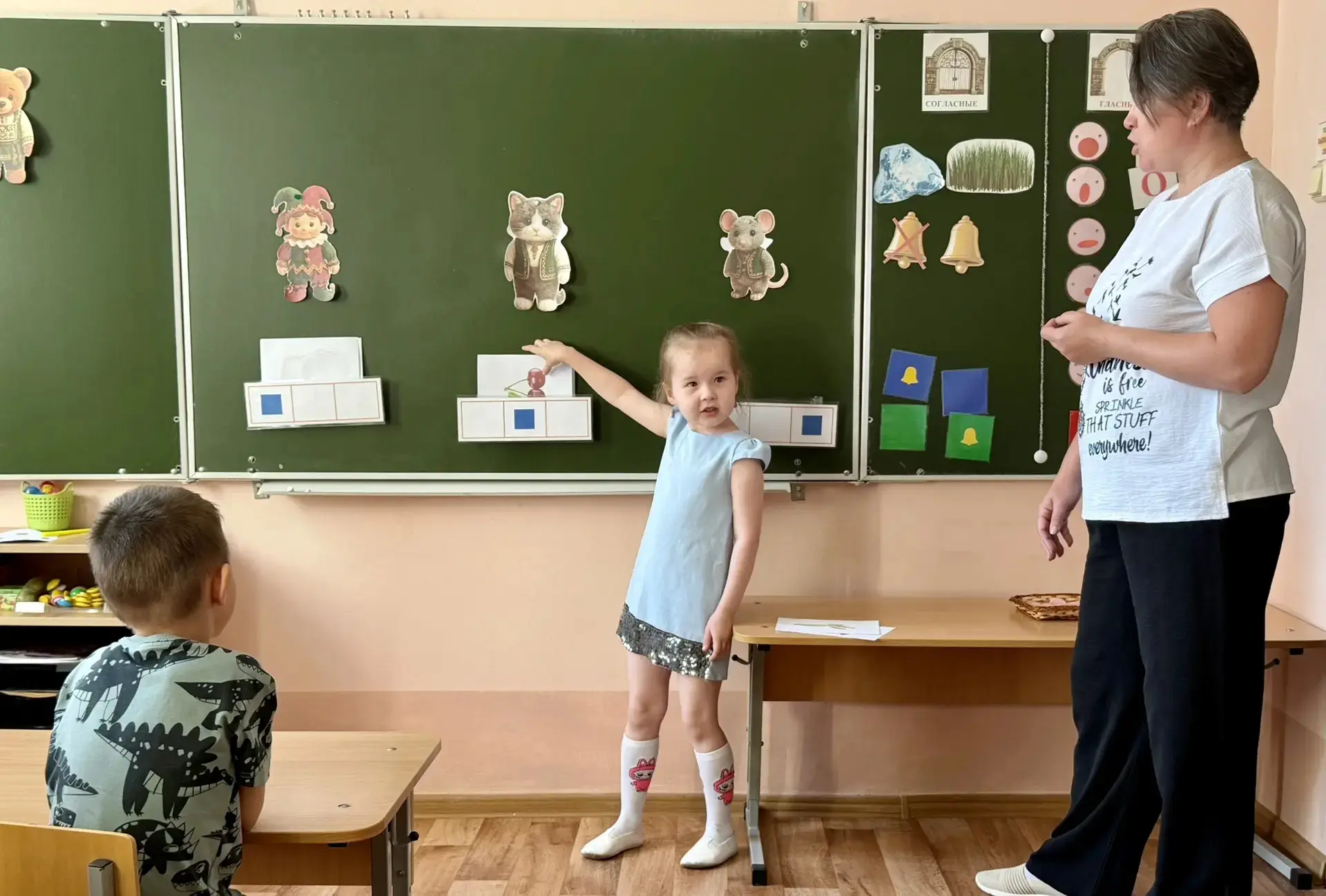 Сегодня в старшей логопедической группе прошло очень тёплое и увлекательное логопедичес...