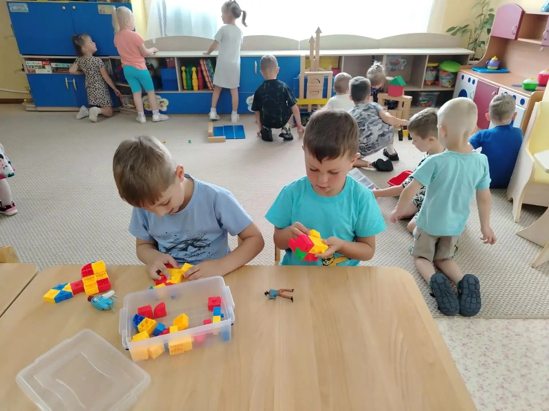 🧱🏰 Конструирование — одно из самых любимых занятий наших ребят! Дети с радостью собир...